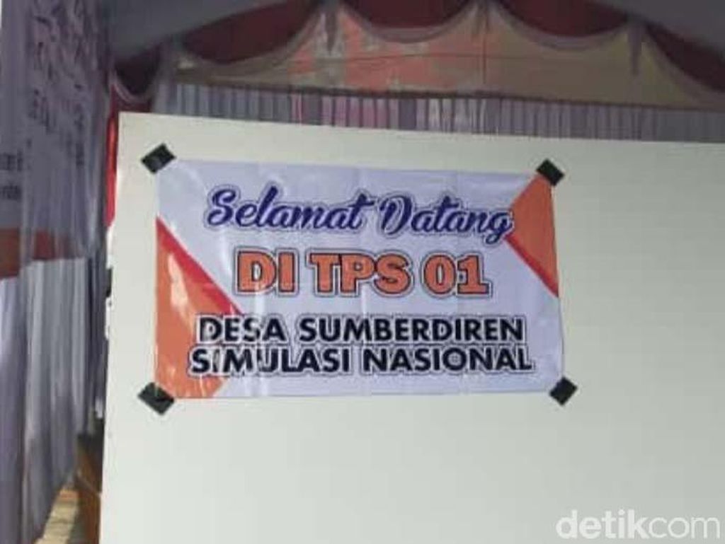Muncul Klaster KPU di Blitar, Bawaslu Minta TPS Didirikan di Zona Aman Muncul Klaster KPU di Blitar, Bawaslu Minta TPS Didirikan di Zona Aman