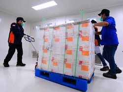 Fakta-fakta 1,2 Juta Vaksin COVID-19 yang Tiba di RI