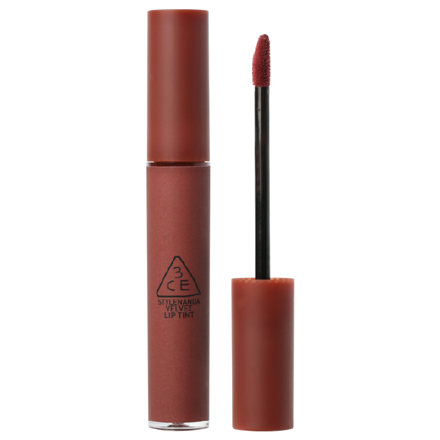 3CE Velvet Lip Tint/en.stylenanda.com 3CE Velvet Lip Tint salah satu produk K-Beauty yang digemari banyak wanita karena warnanya yang cantik.