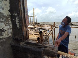 Belasan Rumah Kampung Nelayan Tambak Lorok Semarang Rusak Dihantam Ombak