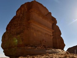 Kota Hegra yang Diazab Allah dan Biaya Road Trip Jakarta-Bali