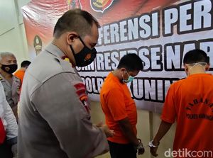Pakai Sabu, 2 Oknum PNS-Manajer Restoran di Kuningan Dibekuk Polisi Pakai Sabu, 2 Oknum PNS-Manajer Restoran di Kuningan Dibekuk Polisi