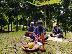 Menengok Ritual Tolak Bala Usir COVID-19 di Cimahi