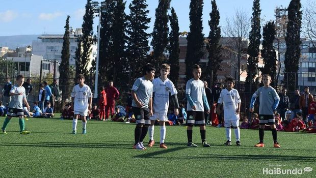 Kegiatan sepakbola anak di Yunani