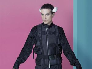 Begini Tampilan Manusia Cyborg dengan 2 Sirip Kepala untuk Mendeteksi Cuaca