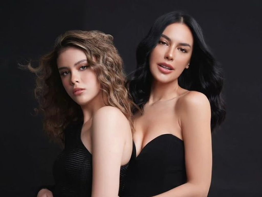 7 Potret Cantik Manuella Aziza, Putri Bungsu Sophia Latjuba Beranjak Remaja 7 Potret Cantik Manuella Aziza, Putri Bungsu Sophia Latjuba Beranjak Remaja