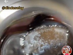 Minum Teh Kemasan yang Sudah Berjamur, Dinda Safay : Mati Gak ya?