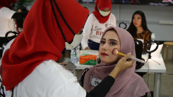 Pelatihan Make Up Artis untuk Disabilitas