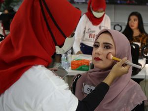Pelatihan Make Up Artis untuk Disabilitas