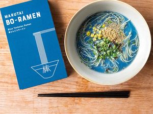 Peringati Ultah Ke-60, Perusahaan Bikin Ramen Kemasan Buku