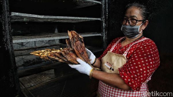 Sang Jutawan Pengasap Ikan Dari Pulau Terluar Rupat
