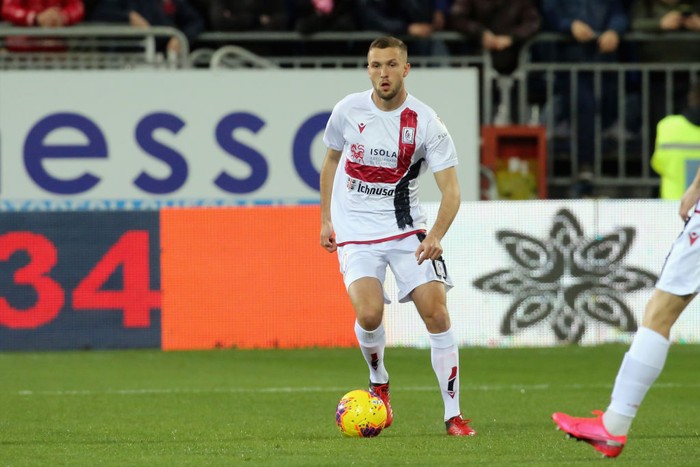 CAGLIARI, ITALY - FEBRUARY 16: Sebastian Walukiewicz of Cagliari in action   during the Serie A match between Cagliari Calcio and  SSC Napoli at Sardegna Arena on February 16, 2020 in Cagliari, Italy.  (Photo by Enrico Locci/Getty Images)