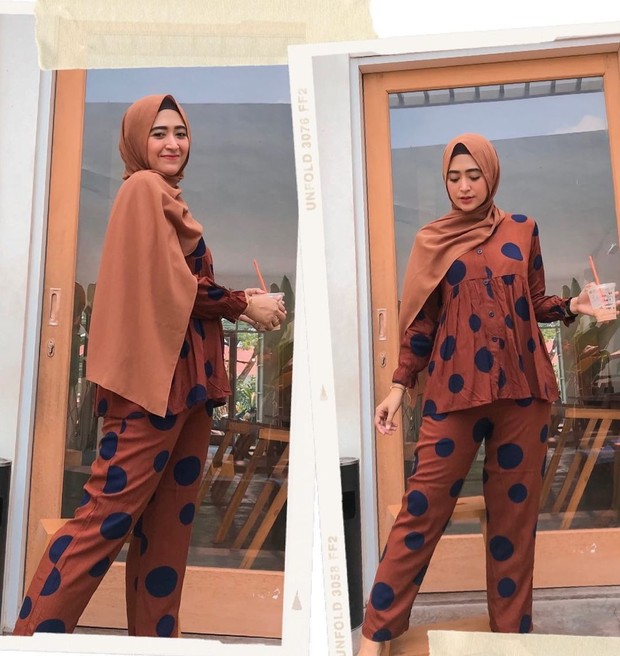 Inspirasi OOTD Hijab Simple ala Selebgram Cantik Natasha Farani