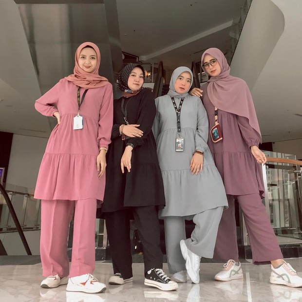 Inspirasi OOTD Hijab Simple ala Selebgram Cantik Natasha ...