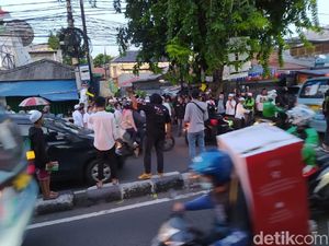 Jelang Kedatangan 6 Jenazah Pengikut HRS, Begini Suasana di Petamburan Jelang Kedatangan 6 Jenazah Pengikut HRS, Begini Suasana di Petamburan