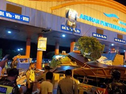 Truk Tabrak Pintu Tol Pelabuhan Bakauheni, 3 Orang Tewas