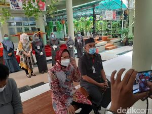 Vaksin Sinovac Mulai Masuk Indonesia, Ini Upaya Risma Agar Warga Dapat Semua