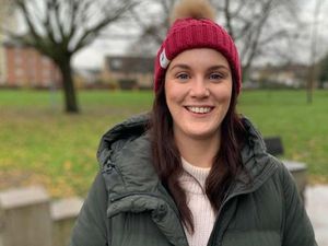 Bagaimana Reaksi Warga Inggris Soal Dimulainya Vaksinasi COVID-19?