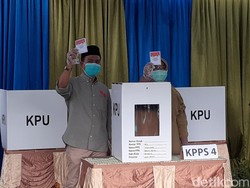 Tak Didampingi Sahrul Gunawan, Dadang Supriatna Salurkan Hak Pilihnya