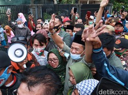 Menang Versi QC, Dadang Disambut Ratusan Warga di Kampung Halamannya