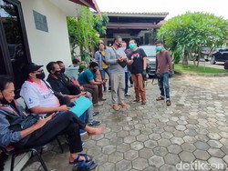 Cabup Dhito Sungkem Pramono Anung dan Tumpengan Sebelum Nyoblos