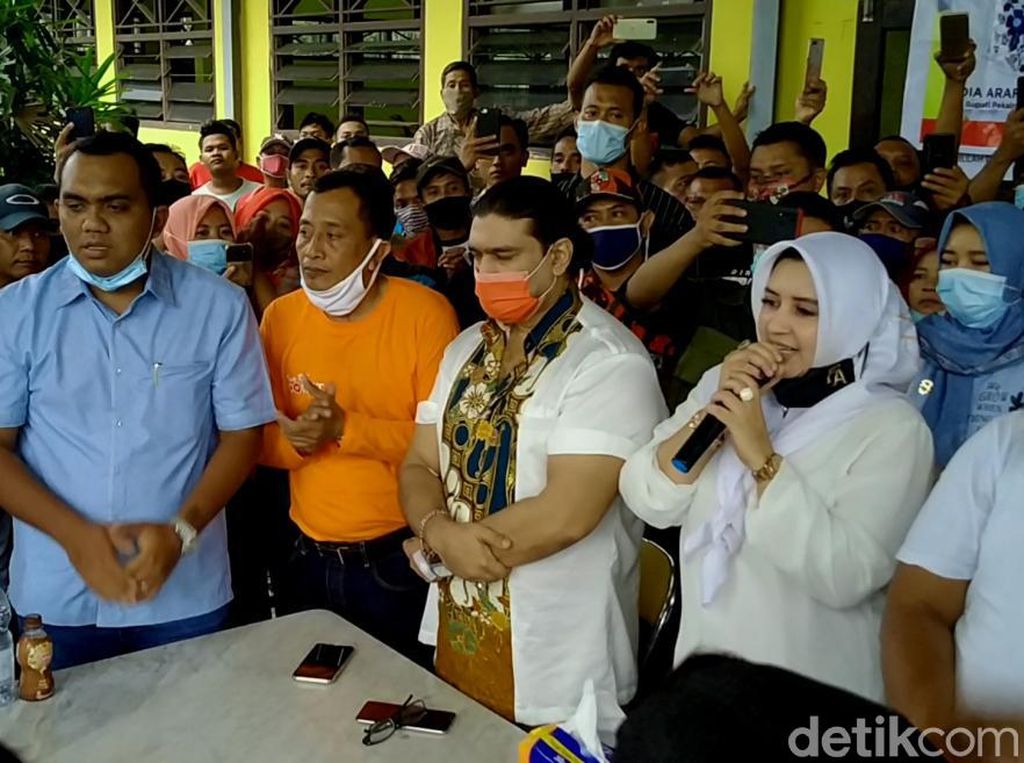 Anak Pedangdut A Rafiq Klaim Menang dari Bupati Petahana Pekalongan Anak Pedangdut A Rafiq Klaim Menang dari Bupati Petahana Pekalongan