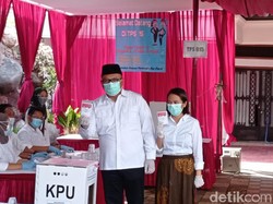 Cawalkot Depok Pradi Supriatna Nyoblos di TPS 15 Bareng Kedua Anaknya