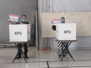Selesai Nyoblos, Cawalkot Makassar Deng Ical Optimistis Menang Selesai Nyoblos, Cawalkot Makassar Deng Ical Optimistis Menang