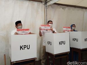 Nyoblos Bareng Aksa Mahmud, Cawalkot Makassar Appi Harap Tak Ada Kisruh