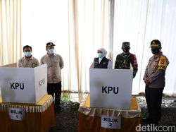Cek TPS di Mojokerto Bersama Pangdam dan Kapolda Jatim, Ini Temuan Khofifah