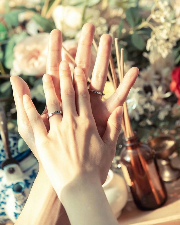 Drama Start Up di pernikahan Seo Dal Mi dengan cincin pernikahan titanium/instagram.com/tvnstartup