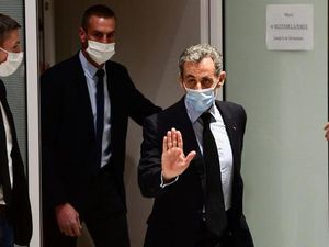Mantan Presiden Prancis Nicolas Sarkozy Dituntut Hukuman 4 Tahun Tahanan