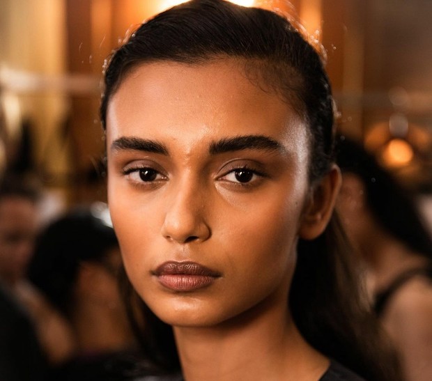 Fluffy brows/Foto: Instagram/westmanatelier kilas balik tren makeup 2020