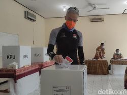 Ikut Nyoblos di Semarang, Ganjar Ingatkan Warga Tak Takut Datangi TPS