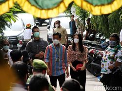 Adu Gaya Gibran dan Bobby Nasution yang Menang Pilkada Versi Quick Count