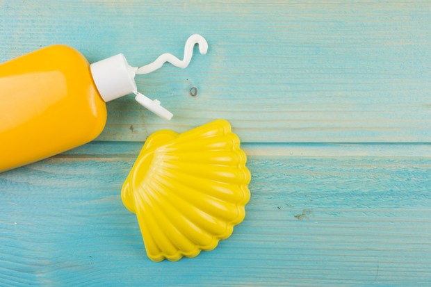 Gunakan Sunscreen di Tangan atau Kaki/Foto : freepik.com Gunakan Sunscreen di Tangan atau Kaki