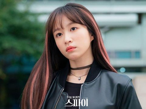 Hani EXID dengan blazer kulit/Sumber: instagram.com/mbcdrama_now