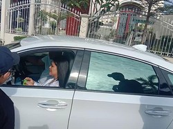 Bobby Nasution Ajak Kahiyang Ziarah Sebelum Berangkat ke TPS