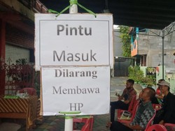 Bawaslu Surabaya Ingatkan Pemilih Agar Tak Membawa HP ke Bilik Suara