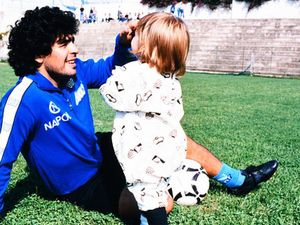 Maradona Tak Tinggalkan Surat Wasiat, Pembagian Warisan Diperkirakan Kacau Maradona Tak Tinggalkan Surat Wasiat, Pembagian Warisan Diperkirakan Kacau