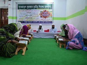 Madrasah Pertama Khusus Transgender Dibuka di Bangladesh