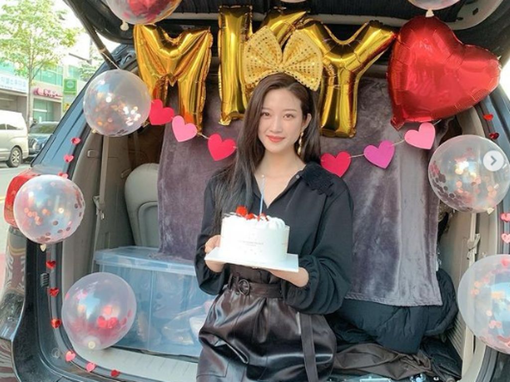10 Momen Moon Ga Young True Beauty Saat Kulineran 10 Momen Moon Ga Young True Beauty Saat Kulineran