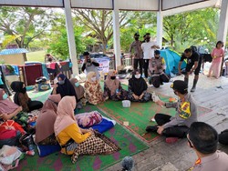 Pengungsi Banjir Aceh Utara Curhat ke Kapolda: Anak Kami Mulai Gatal-gatal