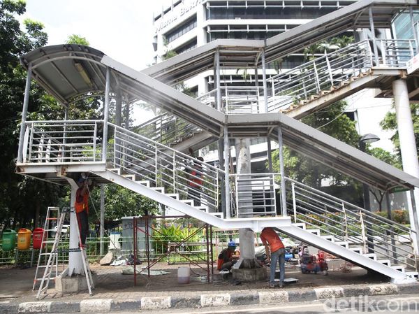 Perawatan JPO Ibu Kota Dikebut Jelang Tahun Baru