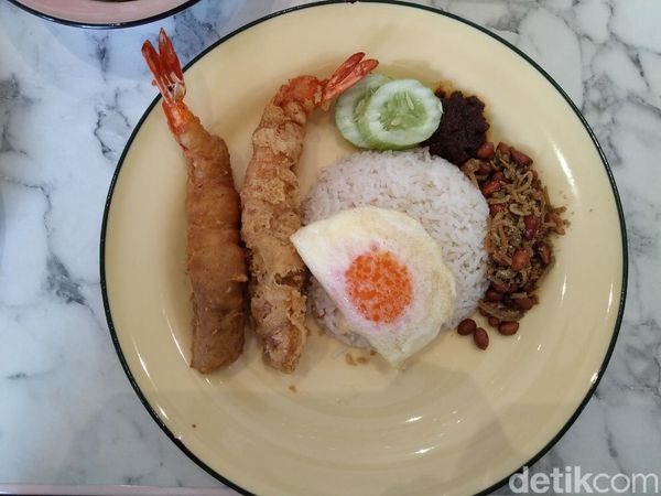 Bersantap Nasi Lemak Ponggol, Kuliner Legendaris Singapura yang Hadir di Jakarta