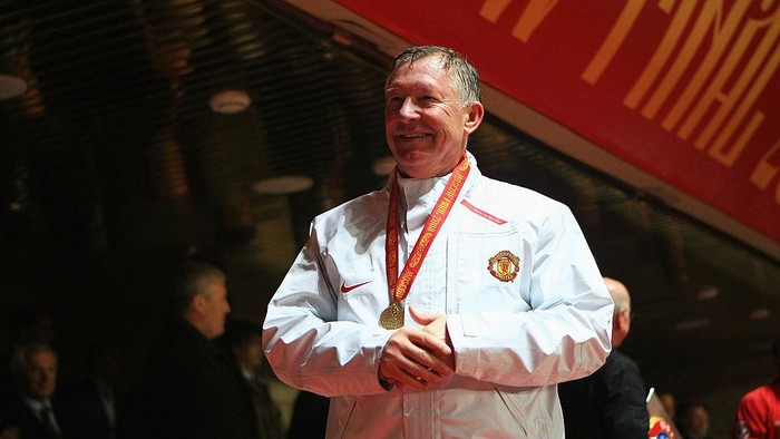 MOSCOW - MAY 21: Sir Alex Ferguson, the Manchester United manager collects his medal after the UEFA Champions League Final match between Manchester United and Chelsea at the Luzhniki Stadium on May 21, 2008 in Moscow, Russia.  (Photo by Jamie McDonald/Getty Images)