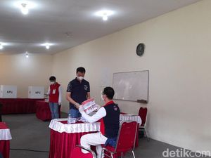 KPU: TPS Nggak Sepi, tapi Jam Kedatangan Pemilih Pilkada 2020 Diatur KPU: TPS Nggak Sepi, tapi Jam Kedatangan Pemilih Pilkada 2020 Diatur