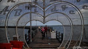 Suasana Pantai Ancol saat Libur Pilkada