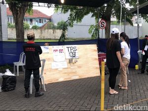 TPS di Perumahan Mewah Surabaya Ini Sepi, Pemilih Tak Sampai Separuh TPS di Perumahan Mewah Surabaya Ini Sepi, Pemilih Tak Sampai Separuh