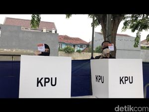 Usai Nyoblos, Whisnu Sakti Yakin Eri-Armuji Bakal Menang di TPS-nya Usai Nyoblos, Whisnu Sakti Yakin Eri-Armuji Bakal Menang di TPS-nya